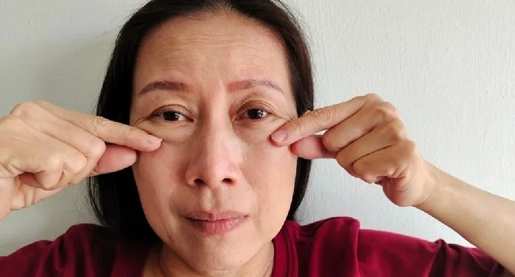 Try This 30-Second At-Home "Beautox" Hack For A Natural Facelift